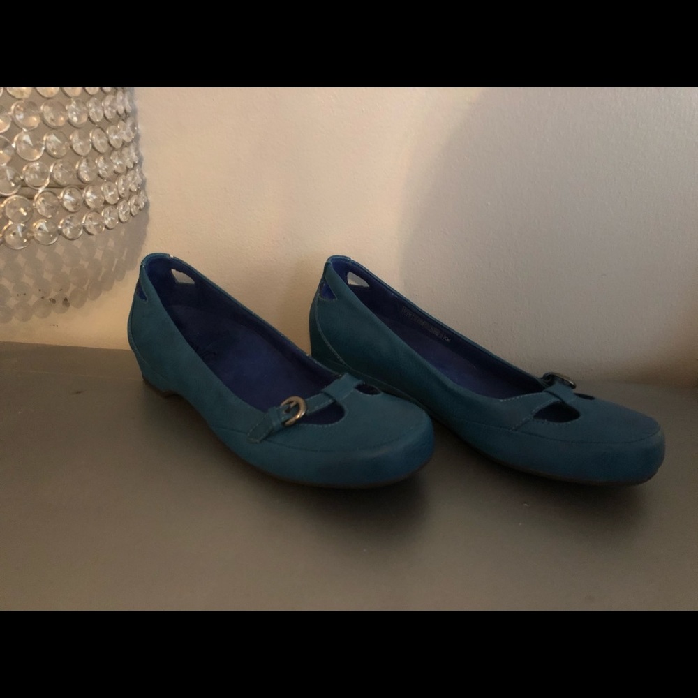 Vionic shoes, podiatrist technology, size 7.